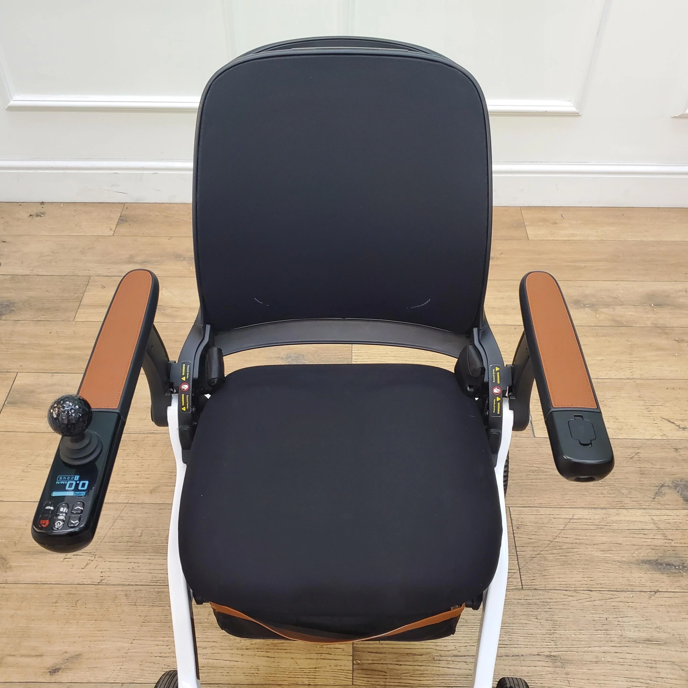 CLEARANCE Robooter E40 - Next Generation Folding Powerchair CLEARANCE-2491 - Image 4