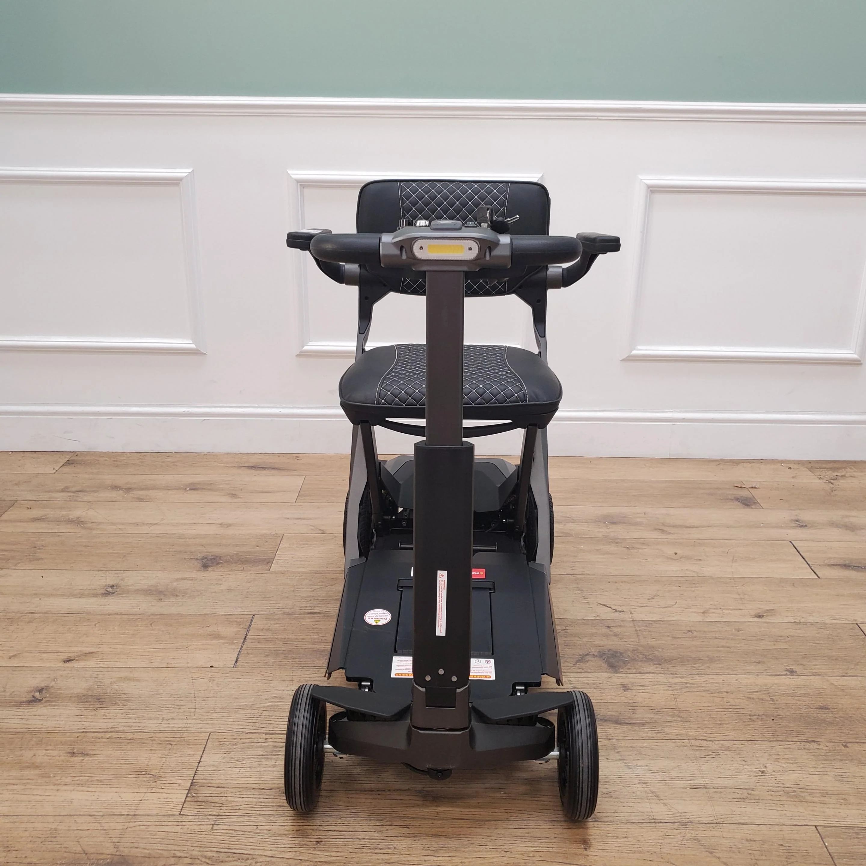 CLEARANCE The Autofold Executive - Luxury Auto Folding Airline Friendly Mobility Scooter CLEARANCE-2640 - Image 3