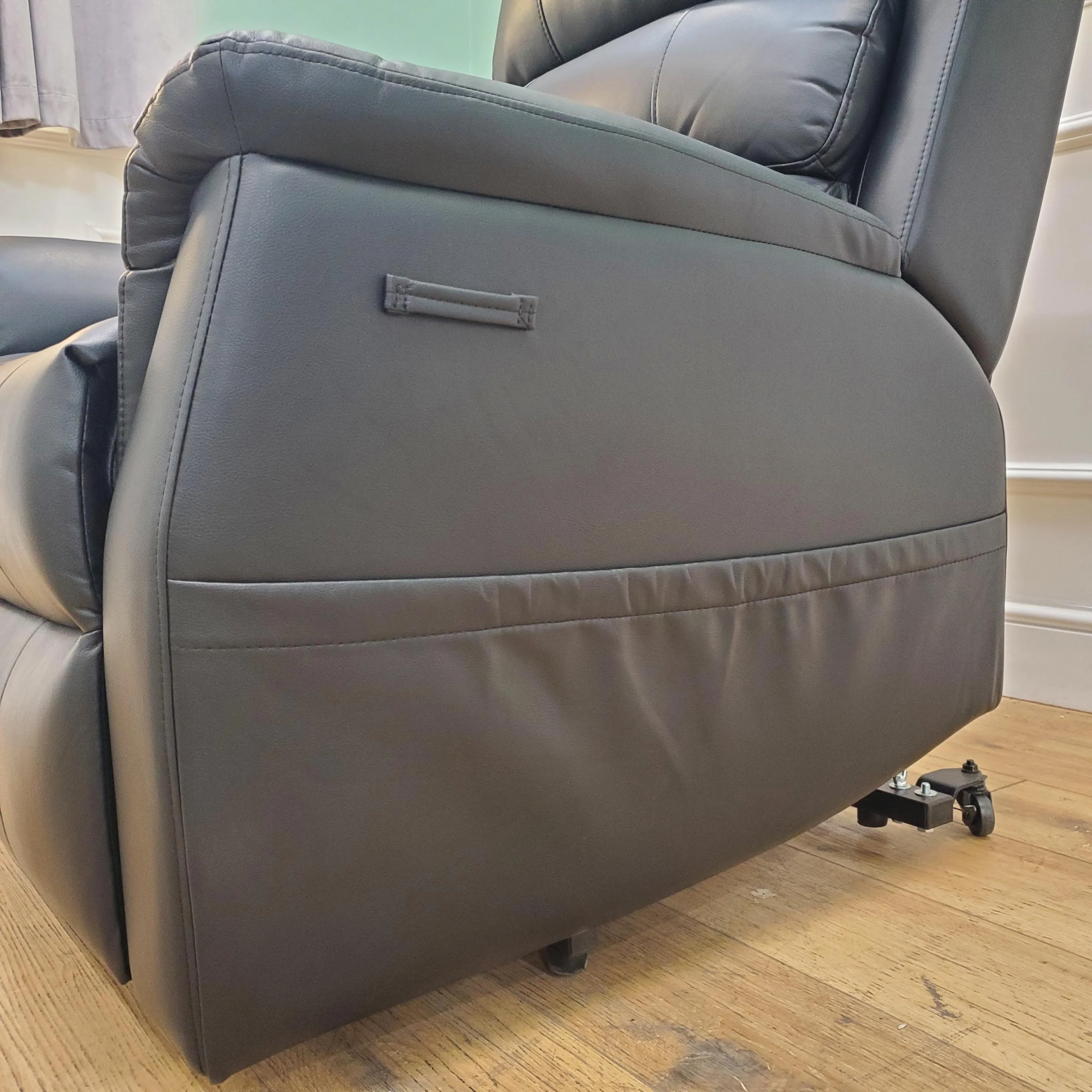 CLEARANCE The Avon - Dual Motor Riser Recliner - Black CLEARANCE-2683 - Image 12