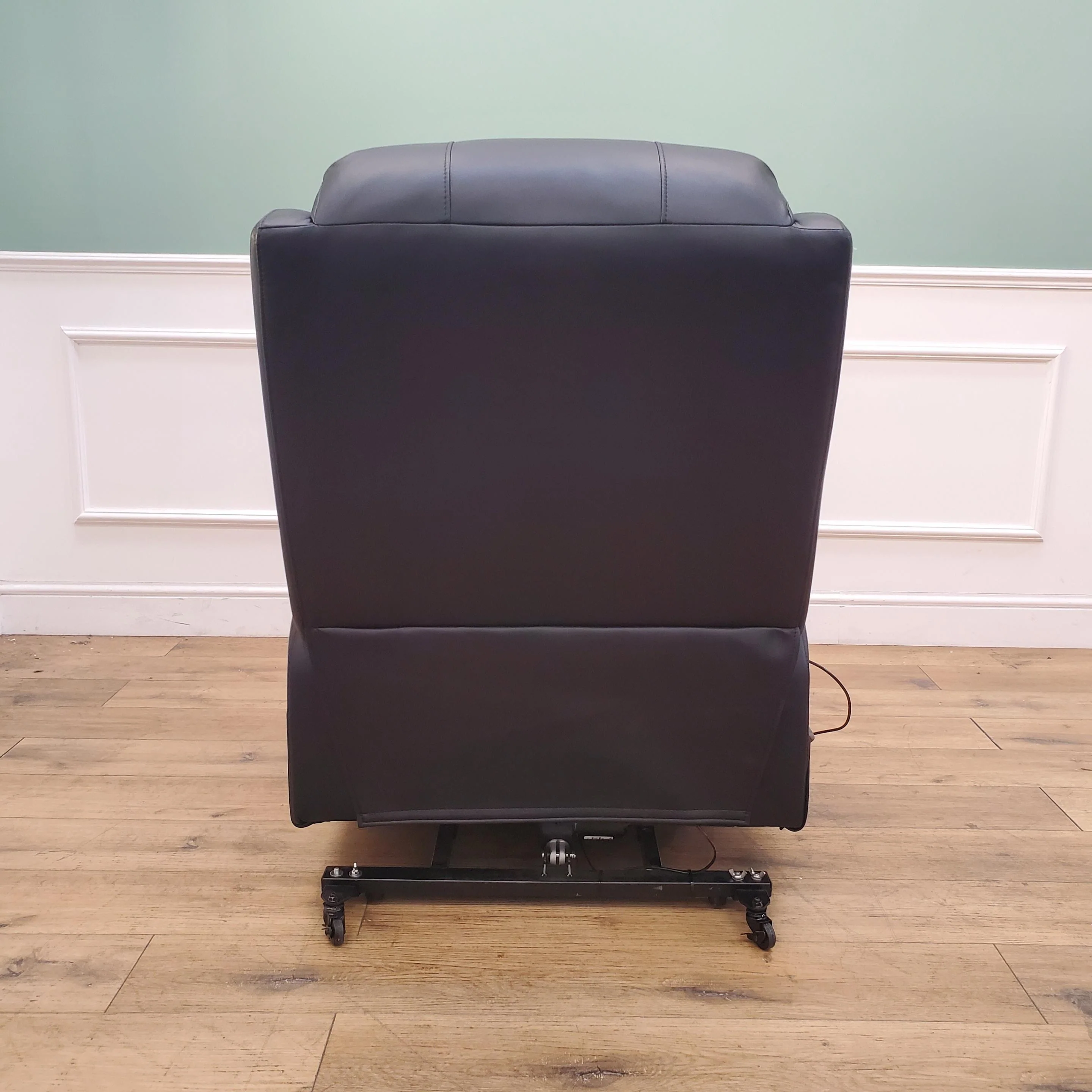 CLEARANCE The Avon - Dual Motor Riser Recliner - Black CLEARANCE-2683 - Image 7