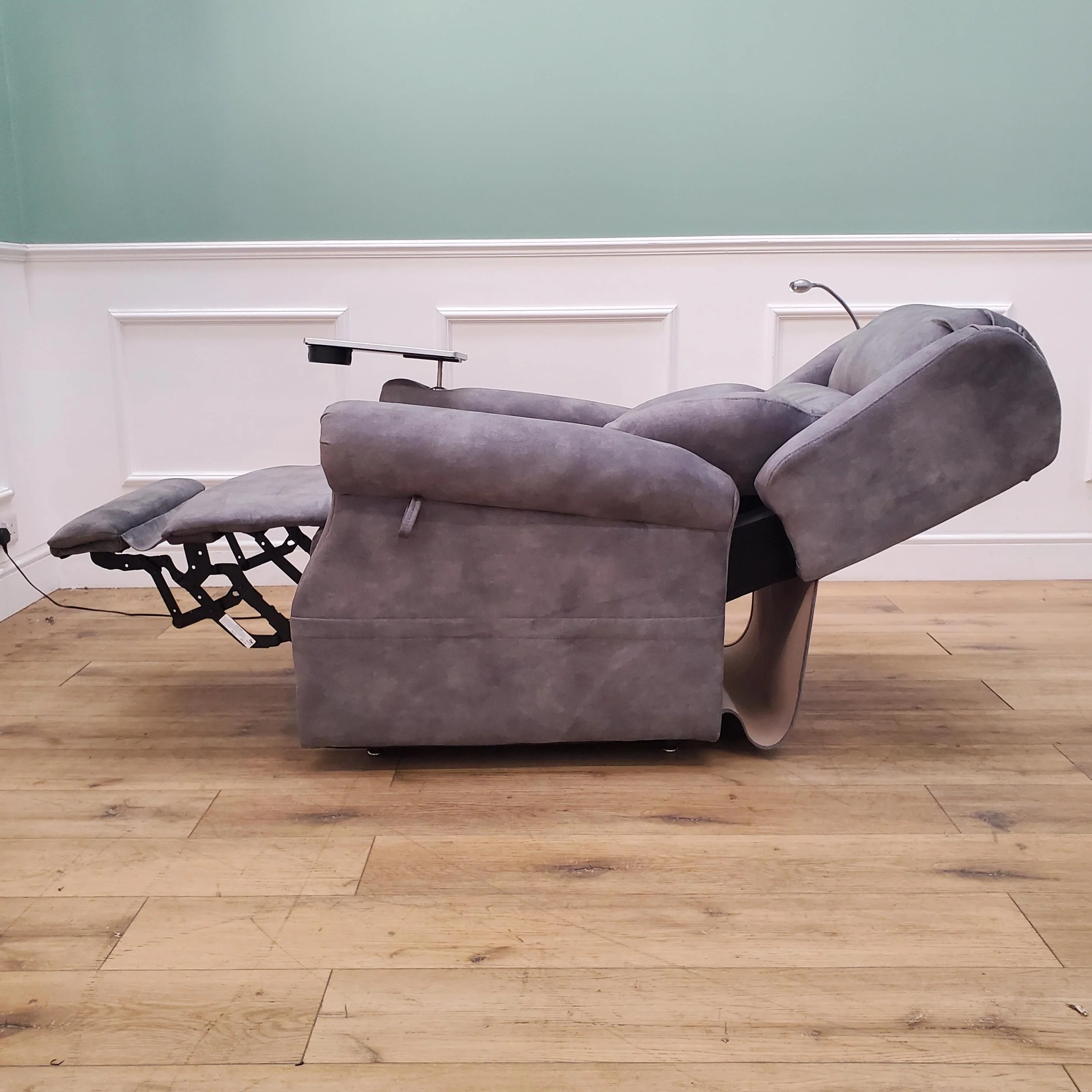 CLEARANCE The Highgrove - Luxury 4-Motor Riser Recliner - Palladium Grey CLEARANCE-2692 - Image 9