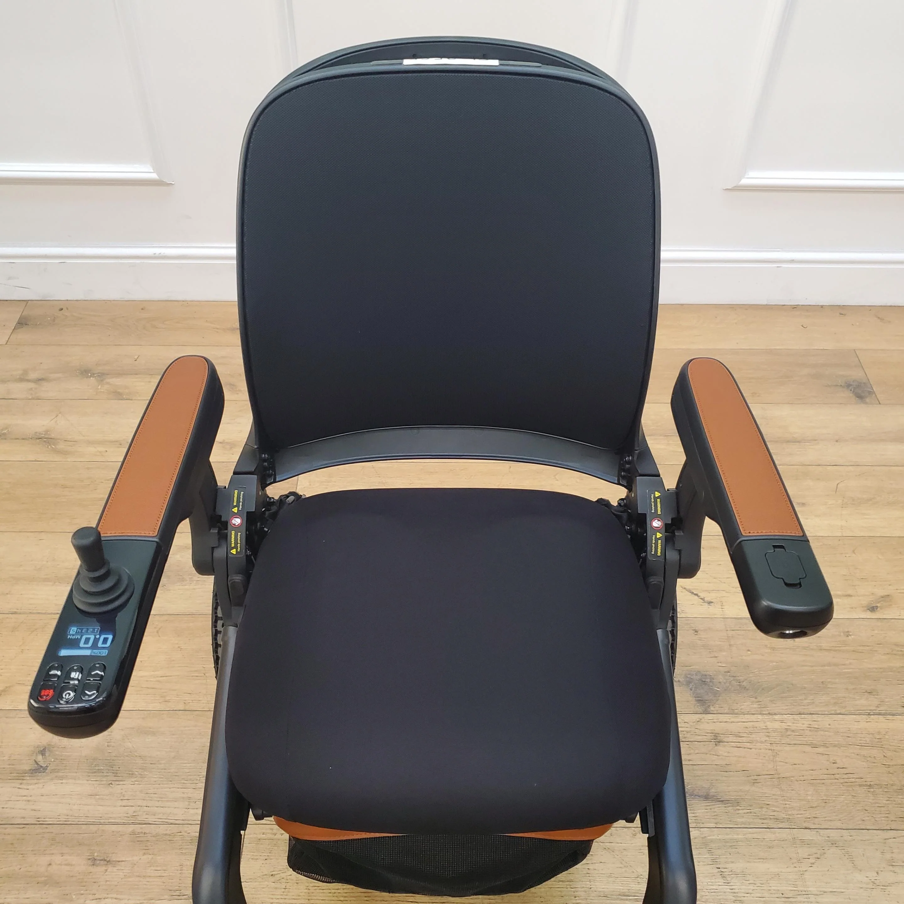CLEARANCE The Robooter E60 Pro - All-Terrain Monster Folding Powerchair CLEARANCE-2565 - Image 4