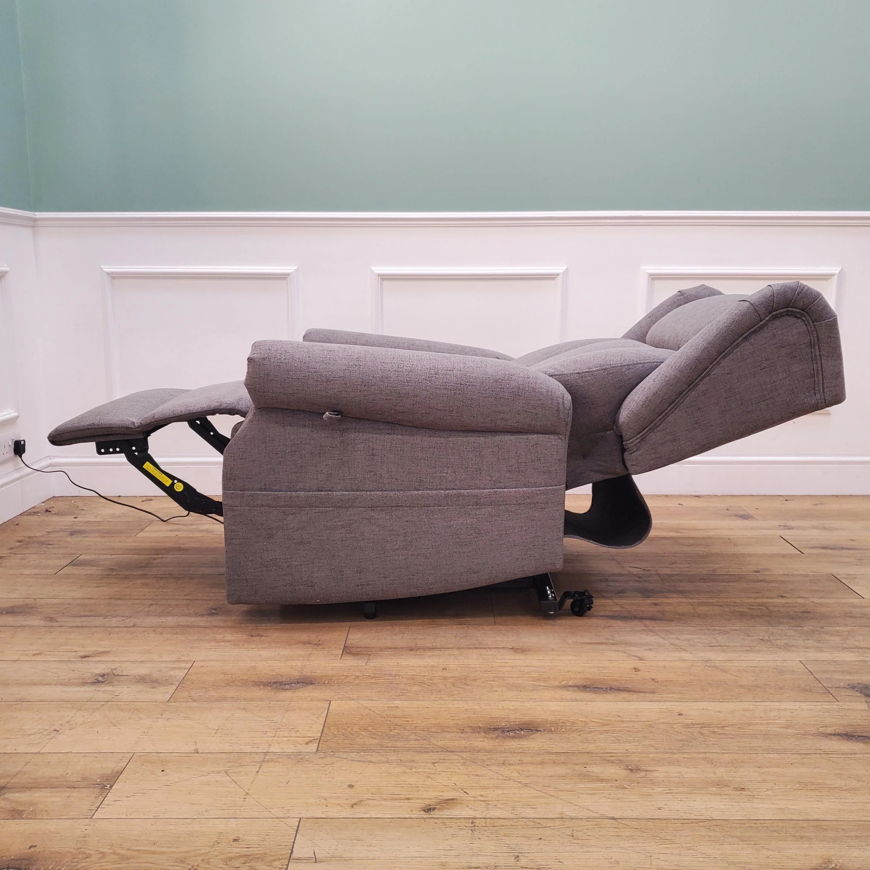 CLEARANCE The Thames - Lateral Back Dual Motor Riser Recliner - Graphite CLEARANCE-2665 - Image 8