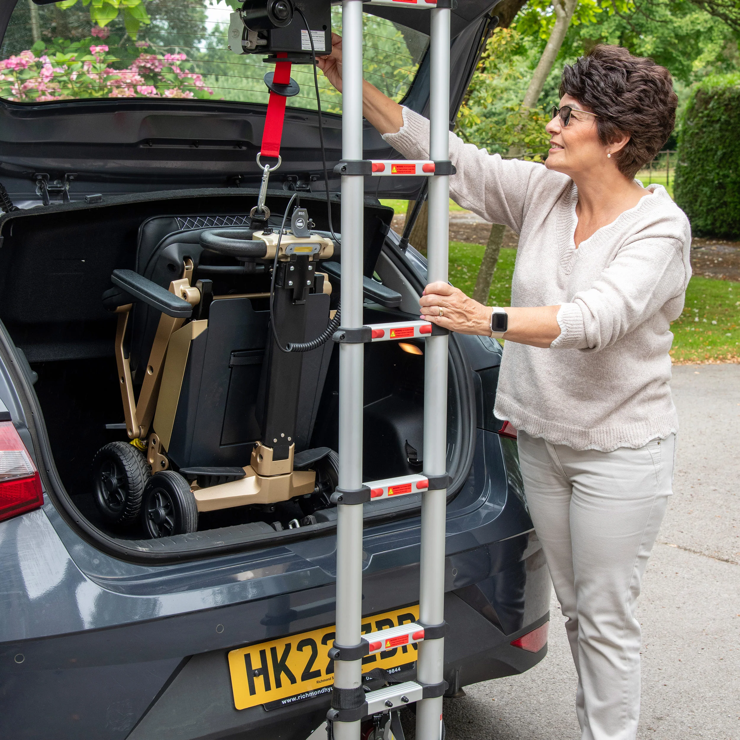 Hercules Collapsible Car Boot Hoist - Image 3