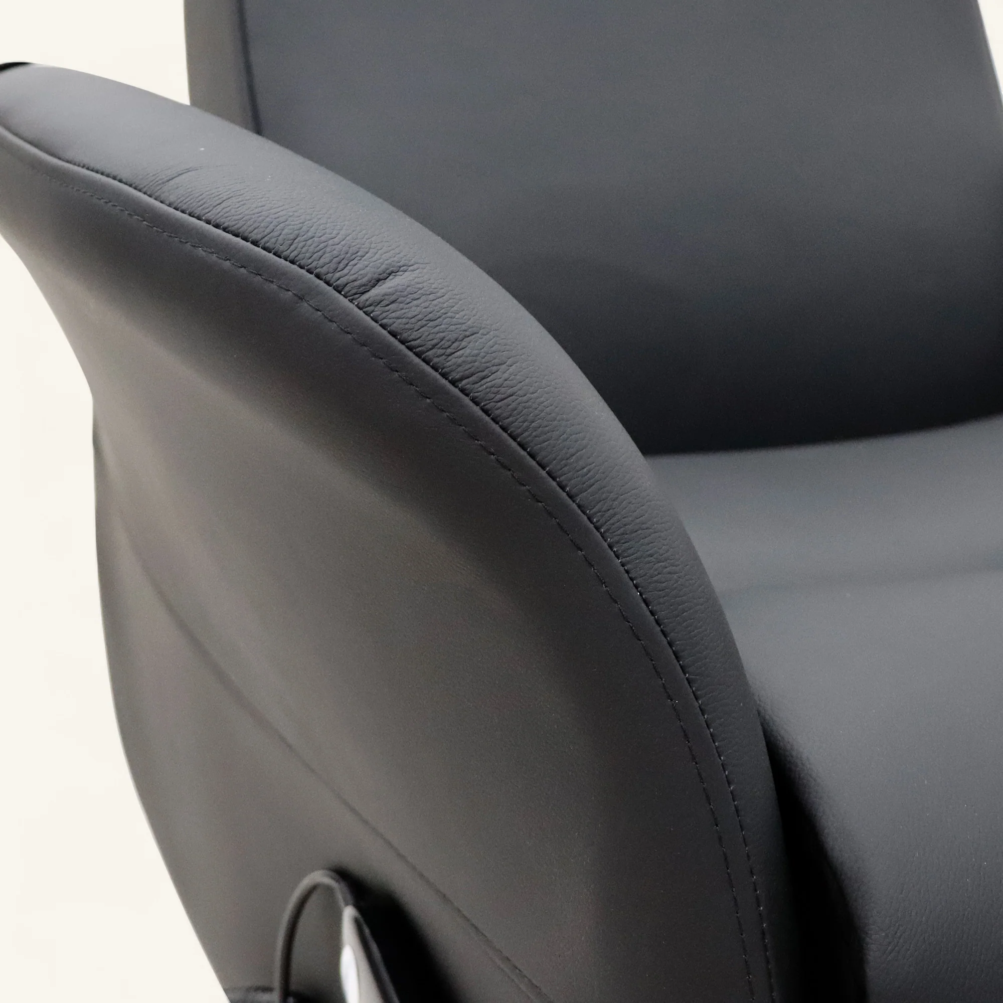 The Astral Essential - 360 Swivel Dual Motor Riser Recliner - Black Top-Grain Leather - Image 5