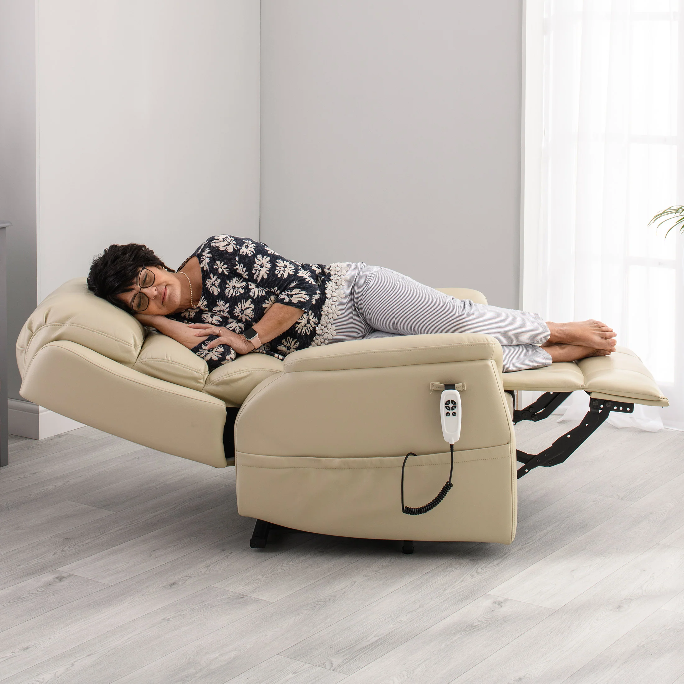 The Avon - Dual Motor Riser Recliner - Cream - Image 4
