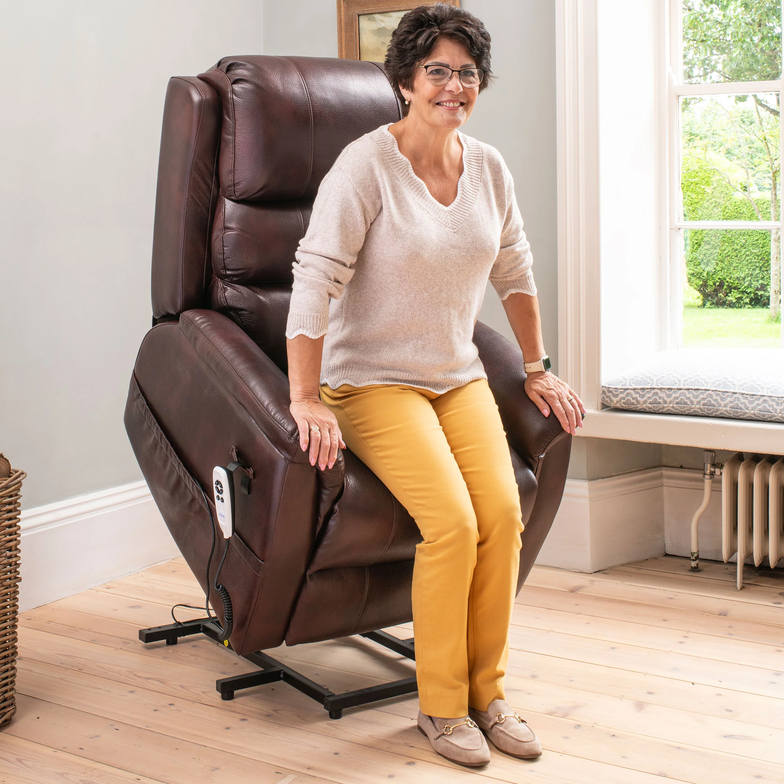 The Avon - Dual Motor Riser Recliner - Burgundy - Image 3