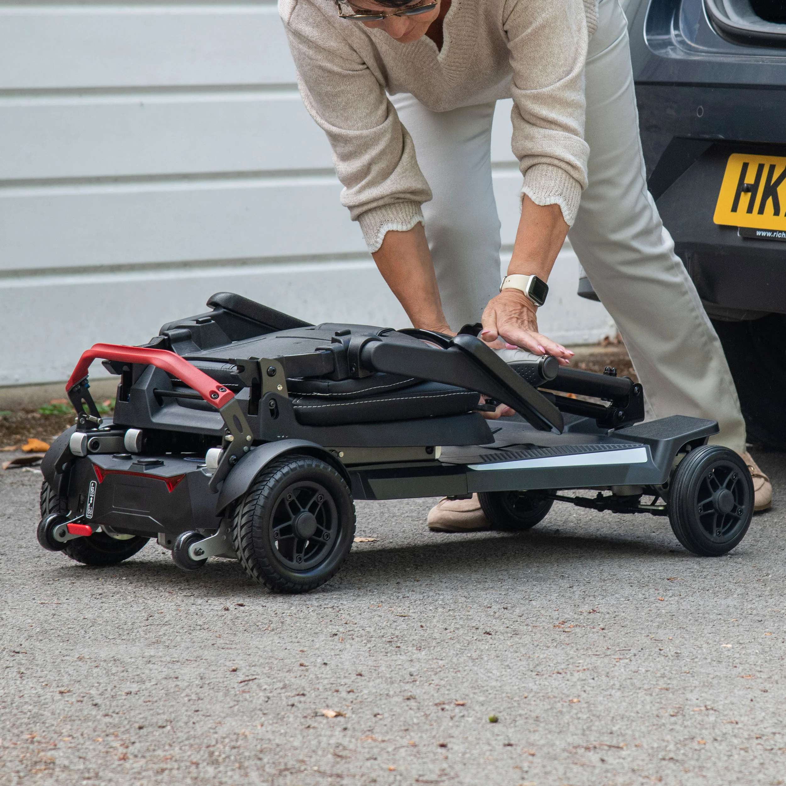 Solax Fold Flat - Lightweight Easy-Load Folding Boot Scooter - Image 4