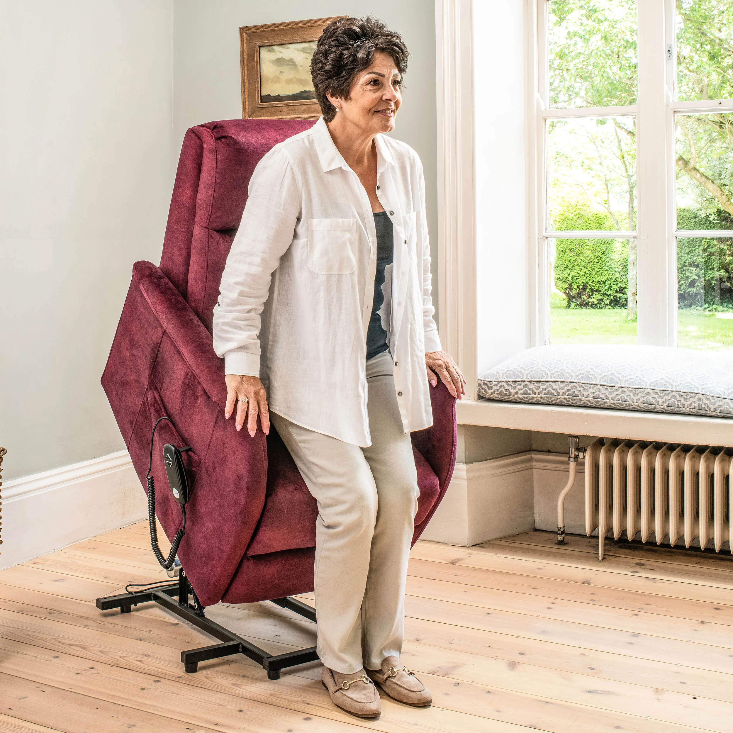 CLEARANCE - The Eden - Wall Hugger Petite Single Motor Riser Recliner - Image 3
