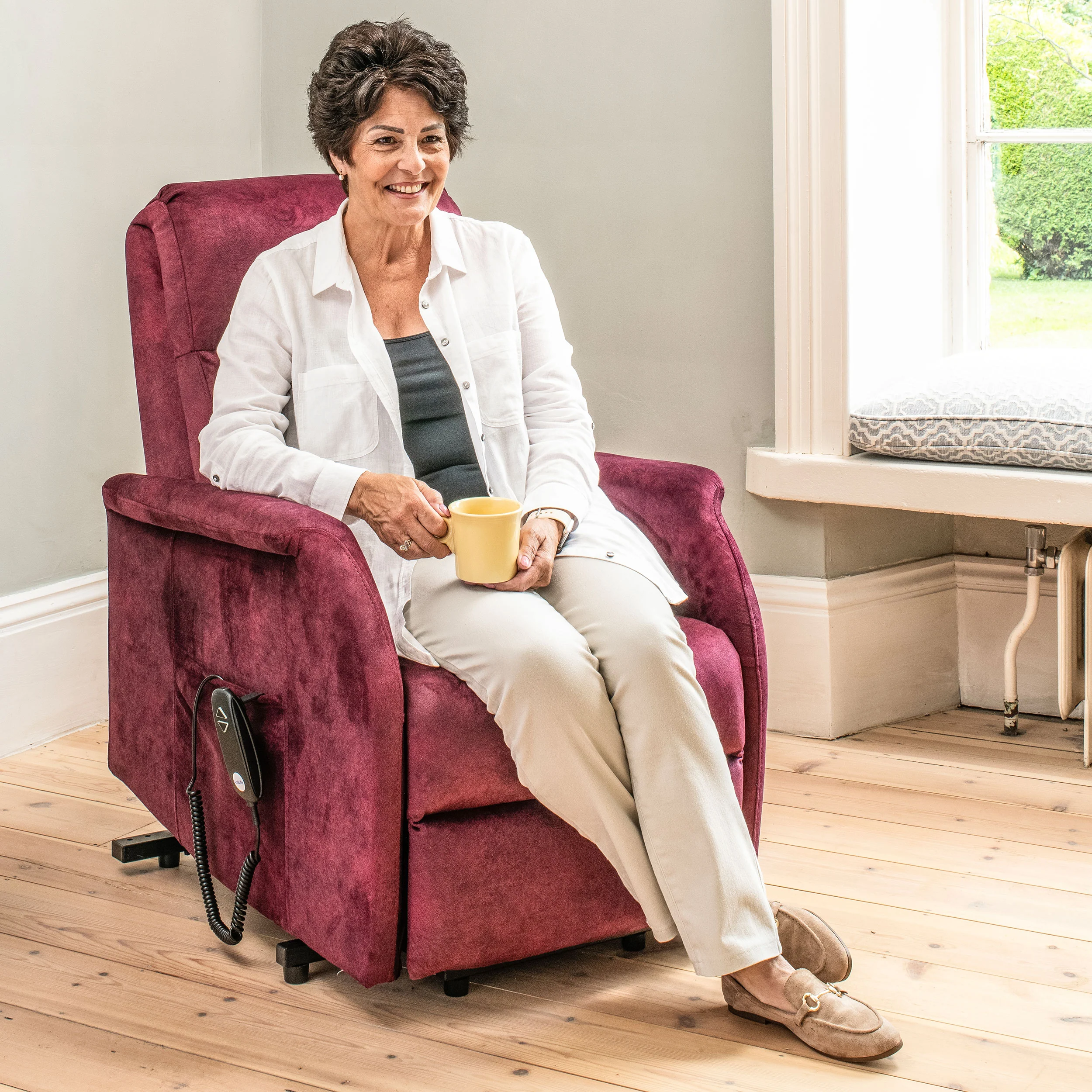 CLEARANCE - The Eden - Wall Hugger Petite Single Motor Riser Recliner - Image 5