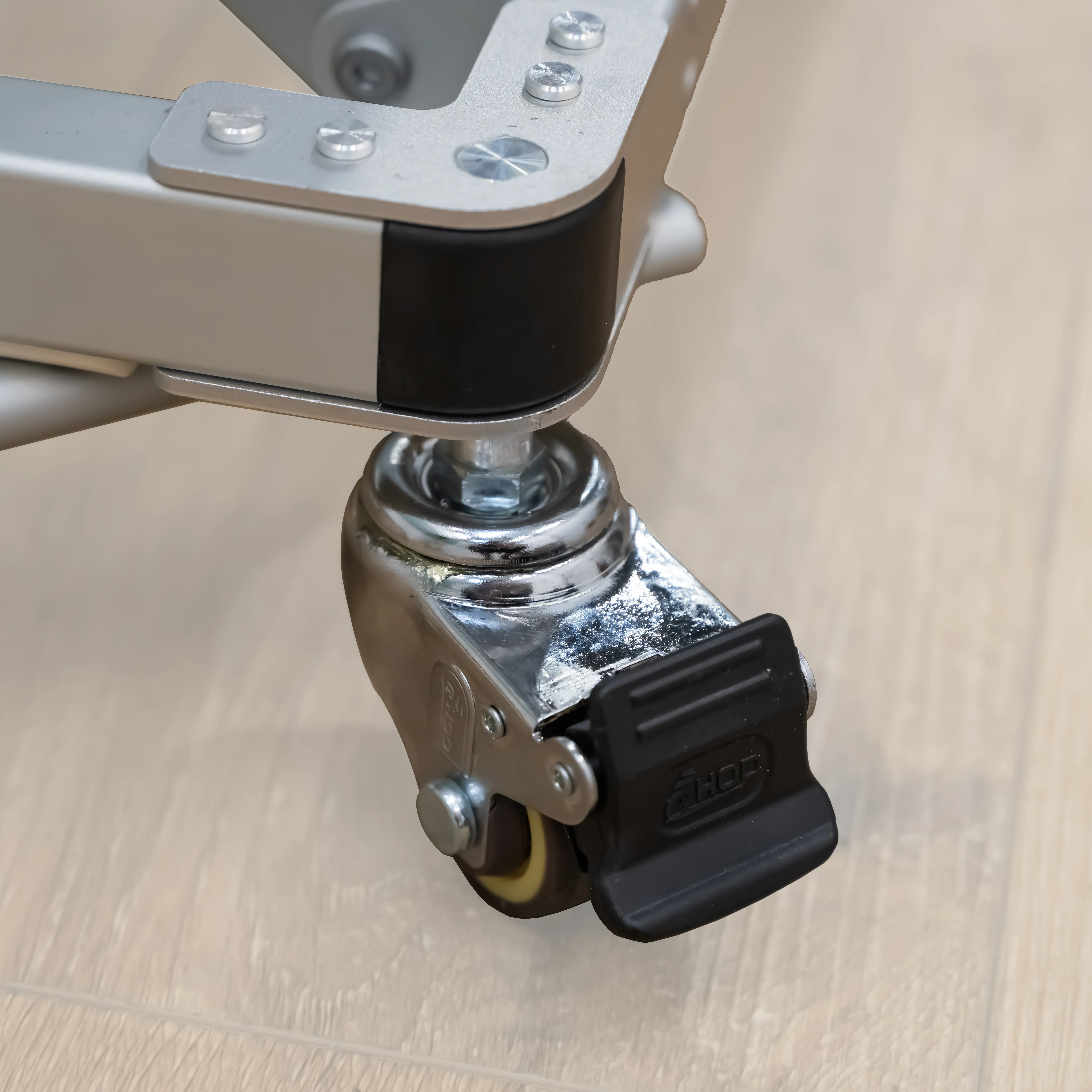 The Hercules II - 12.5kg Electric car boot hoist for folding scooters & electric wheelchairs, foot switch operated. - Image 7