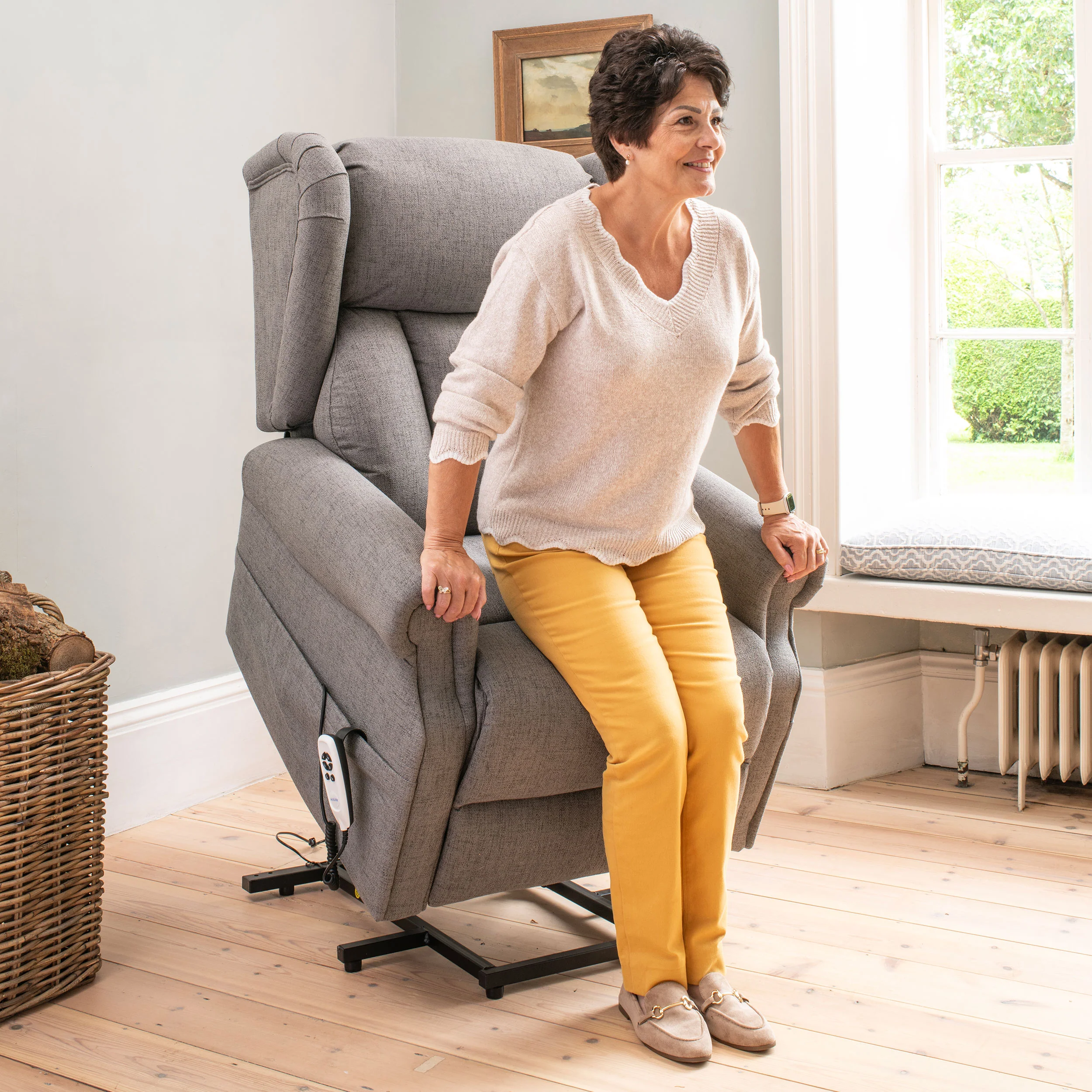 The Thames - Lateral Back Dual Motor Riser Recliner - Graphite - Image 3