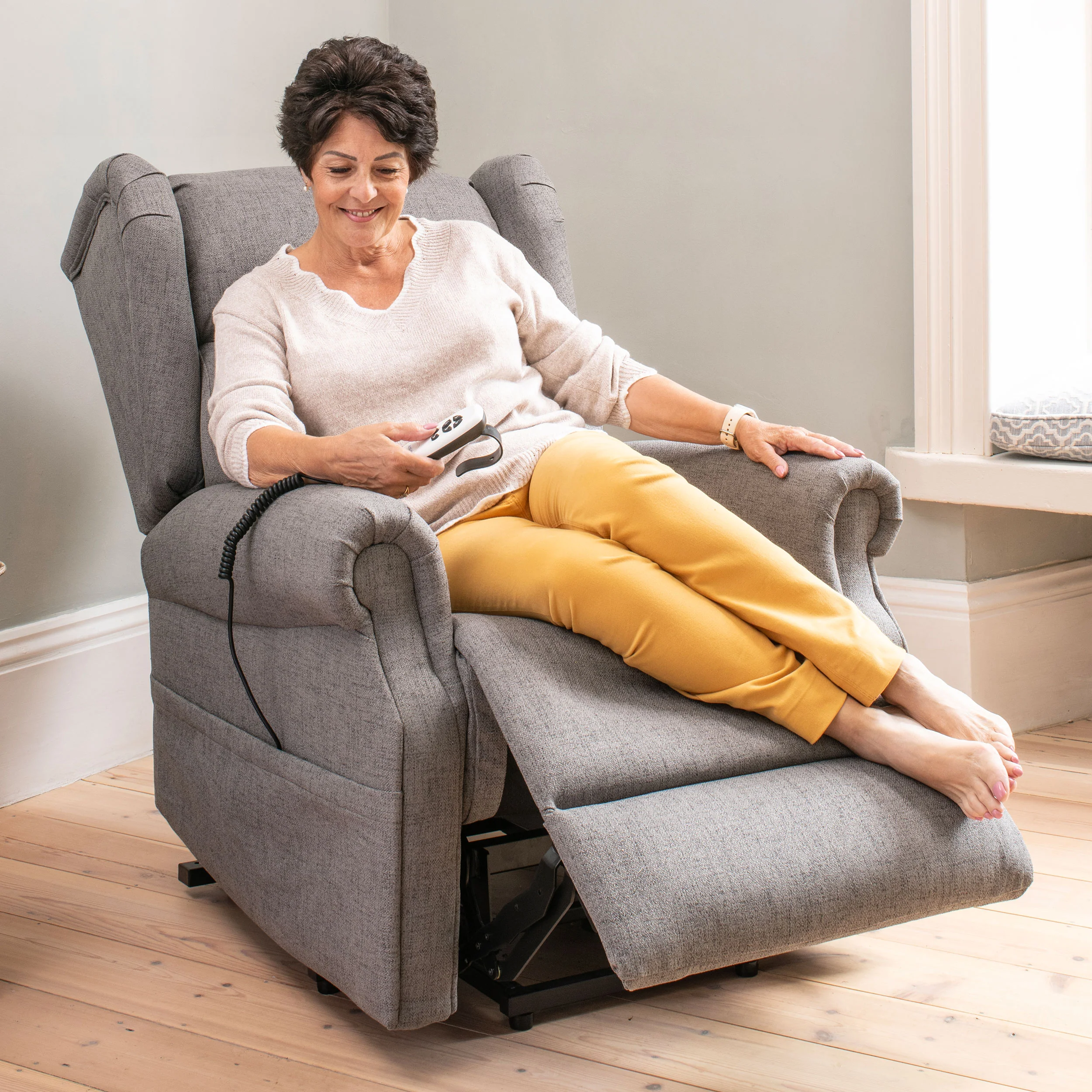 The Thames - Lateral Back Dual Motor Riser Recliner - Graphite - Image 5