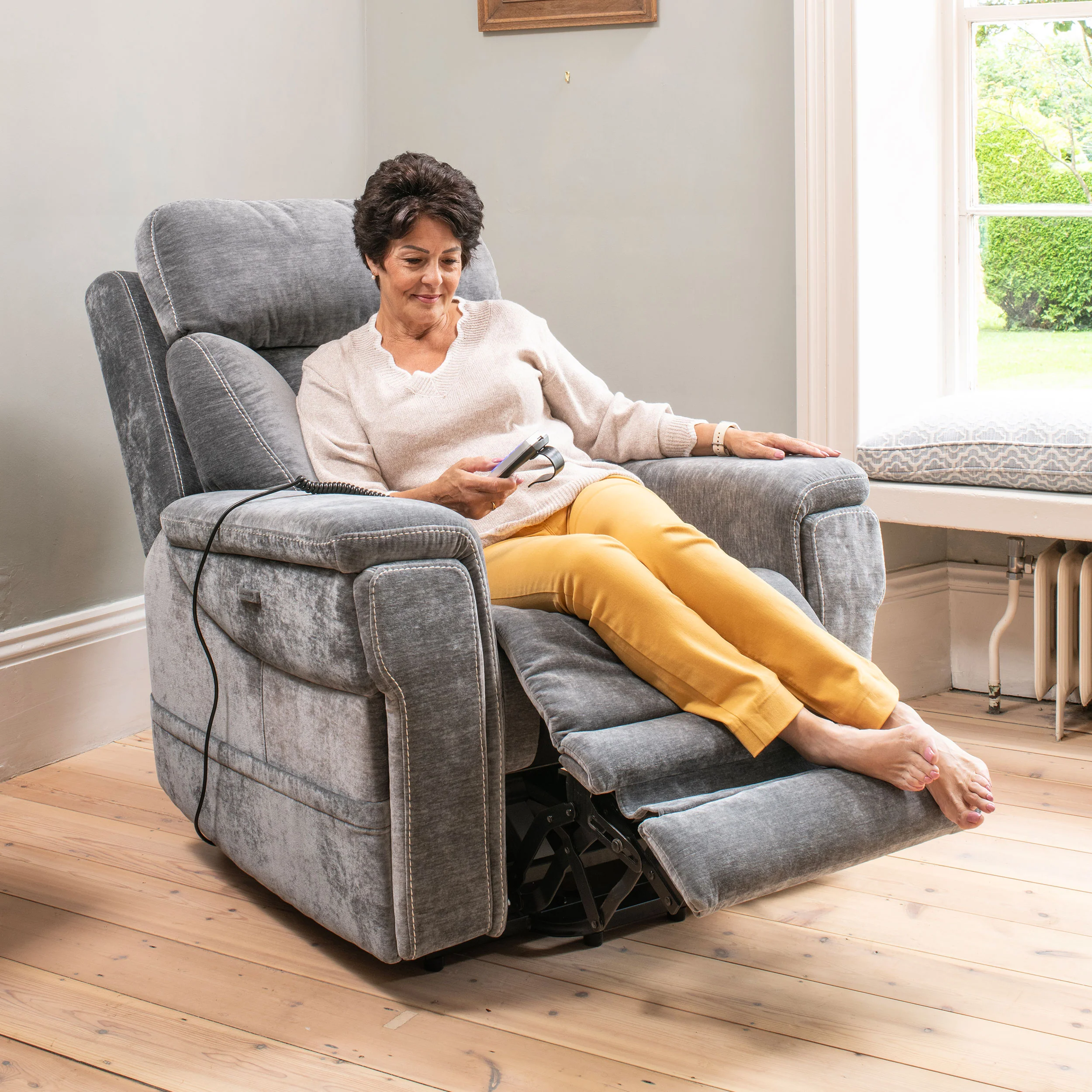The Ultra Comfort - 5 Motor Riser Recliner & Sleeping Chair - Grey - Image 4